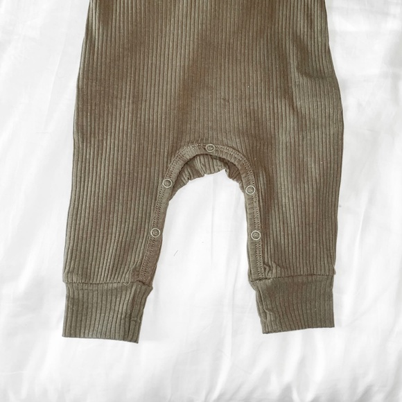 โ๐๐๐๐ฒ + ๐๐๐ฑ๐ฑ๐น๐" ๐๐ฟ๐ฒ๐ฒ๐ป - Picture 3 of 4